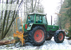 Traktor im Schnee